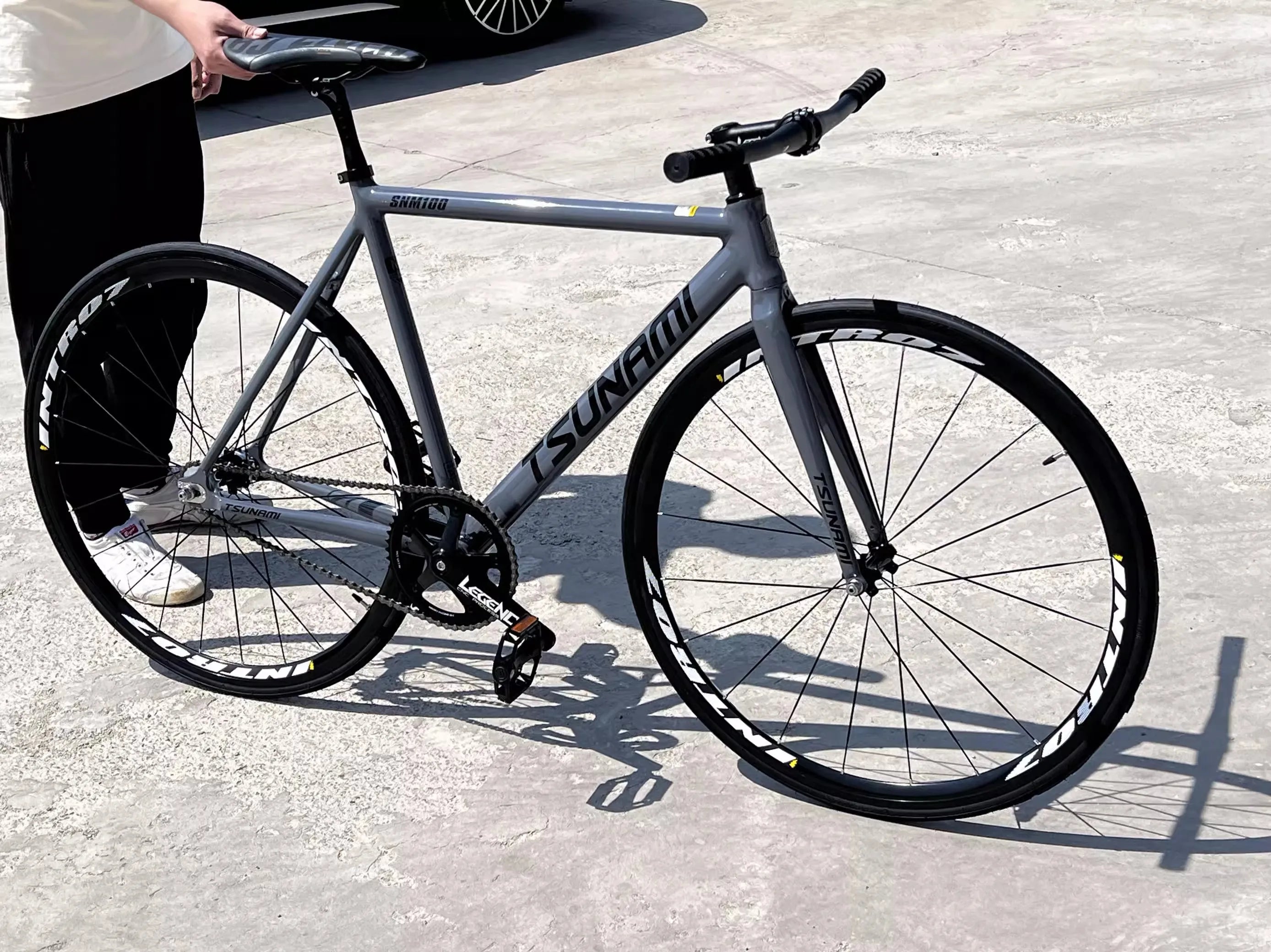 TSUNAMI SNM100 BICYCLE